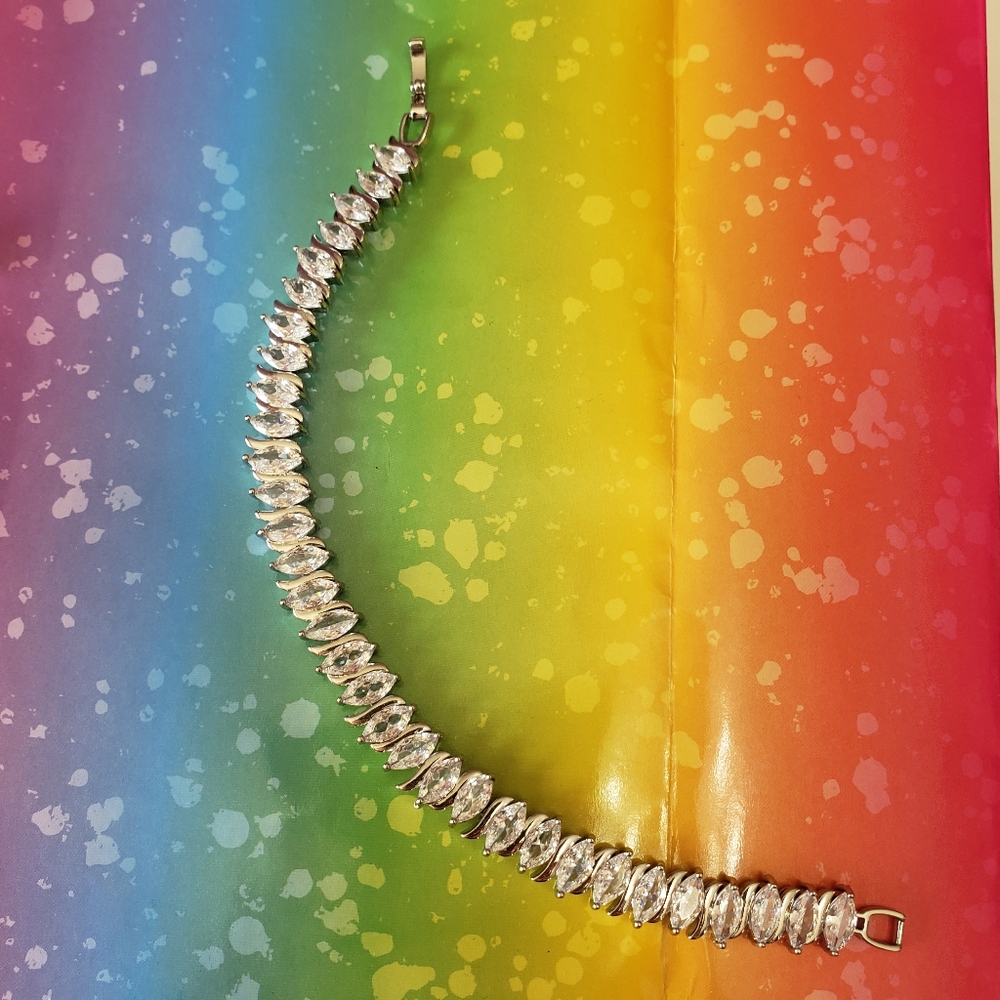18k Gold plated Silver tone Oval shape Crystal Tennis Bracelet